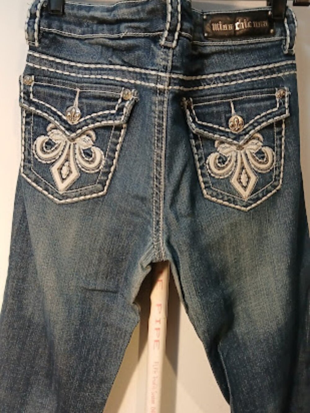 Miss Chic Denim Capri Size 9 Stitched Fleur De Lis
